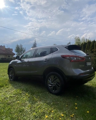 Nissan Qashqai cena 62900 przebieg: 65000, rok produkcji 2017 z Działdowo małe 172